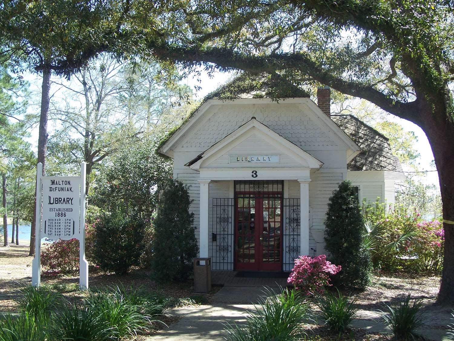 Best Western Crossroads Inn DeFuniak Springs Exterior photo