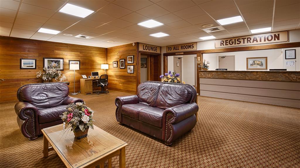 Best Western Crossroads Inn DeFuniak Springs Interior photo