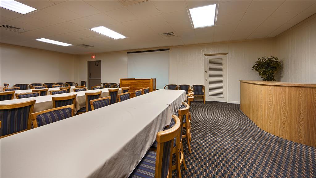Best Western Crossroads Inn DeFuniak Springs Facilities photo