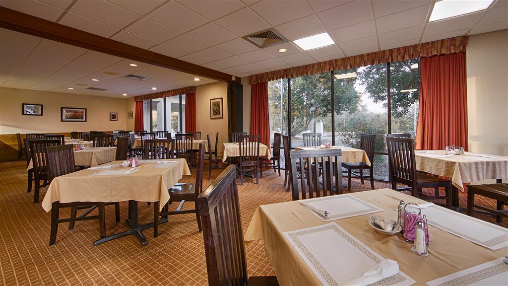 Best Western Crossroads Inn DeFuniak Springs Restaurant photo