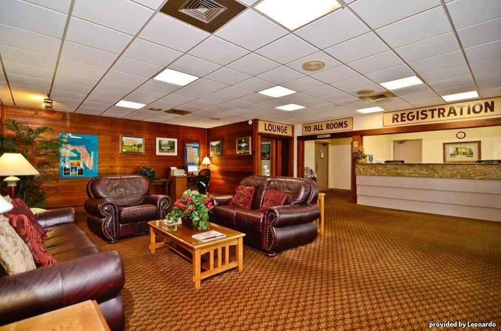 Best Western Crossroads Inn DeFuniak Springs Interior photo